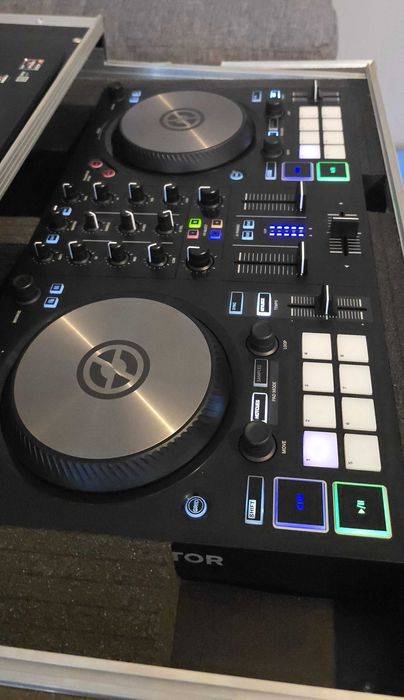 Native Instruments Traktor Kontrol S2 MK3 + POWER SUPPLY 40 W