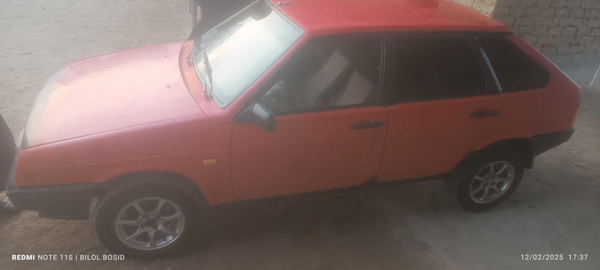 Lada 2109 yili 1993 yil sro h i sotiladi
