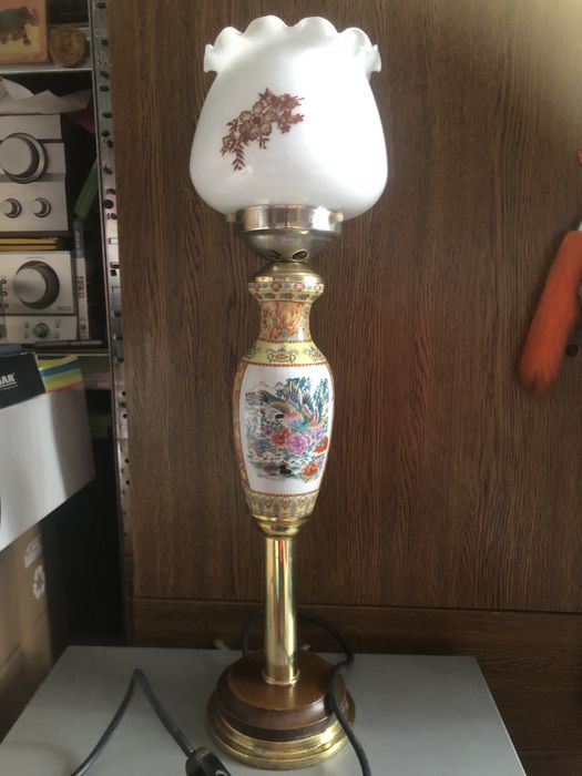 Lampa de masa 120 lei