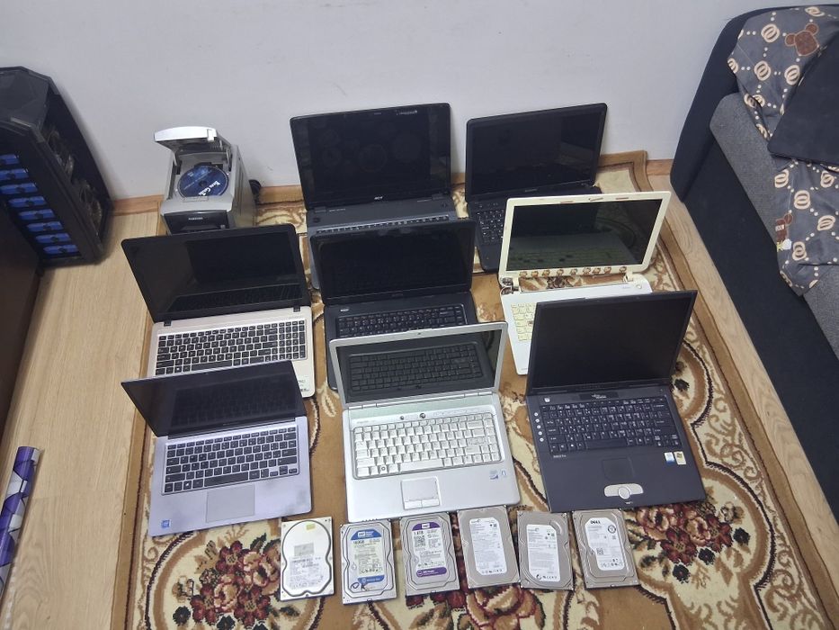 Vand laptop bune si ...defecte