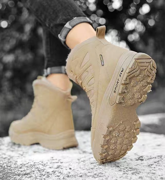 Высокие зимние ботинки