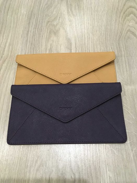 DKNY клъч портфейл в бежаво и лила