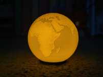 Lampă de Veghe „Pământ” – Print 3D Lithophane Realist