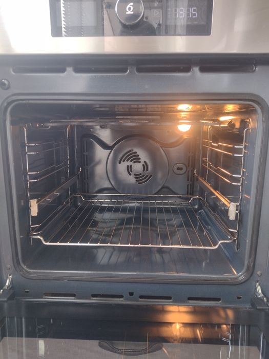Продавам фурна за вграждане Whirlpool