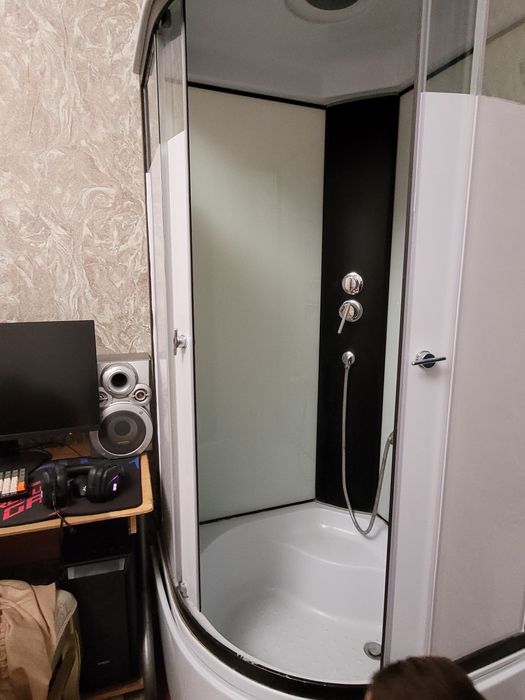 Срочно продается душевая кабина