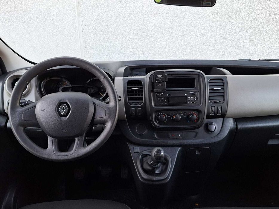 Renault trafic 8+1 persoane