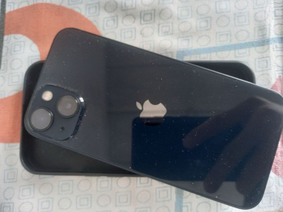 Продам Iphone 13