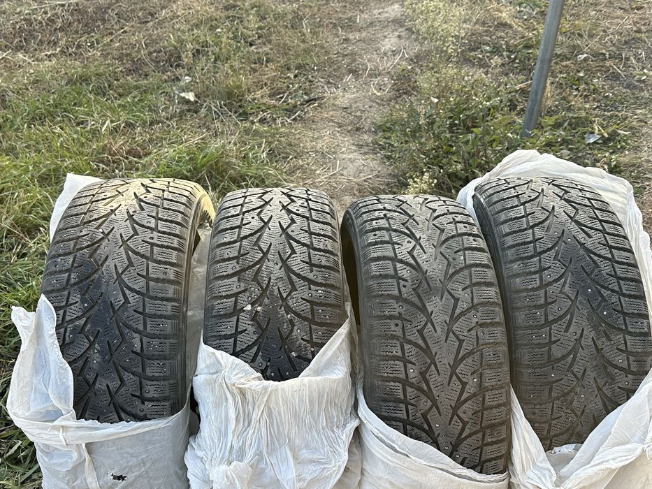 Зимние шины 215 55 R17