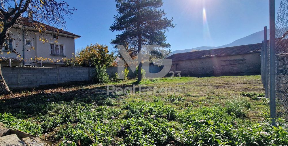 Парцел(УПИ)!Канализация!Асфалтов път!