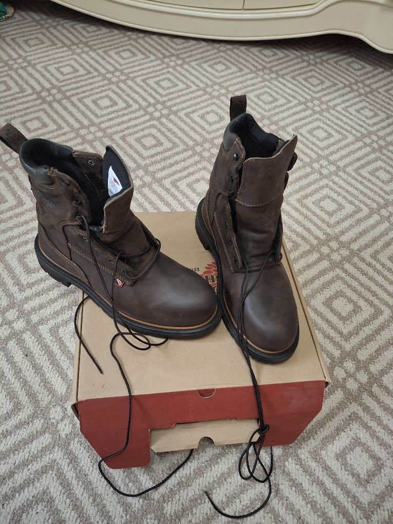 Продоется спец обувь RED WING Размер 41