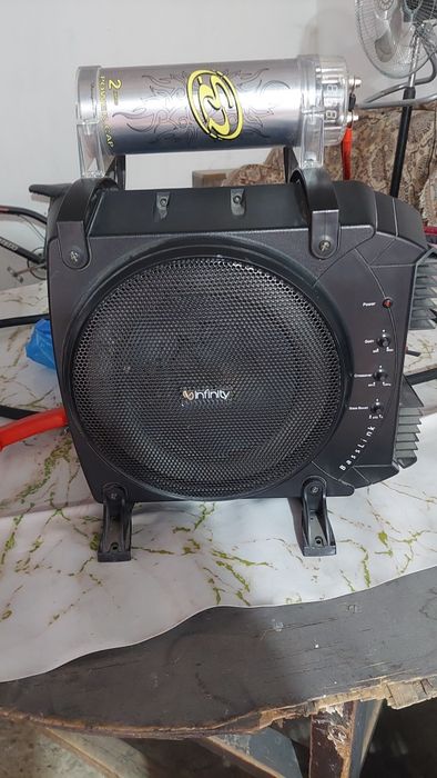Продам усилитель саббуфер INFINITY