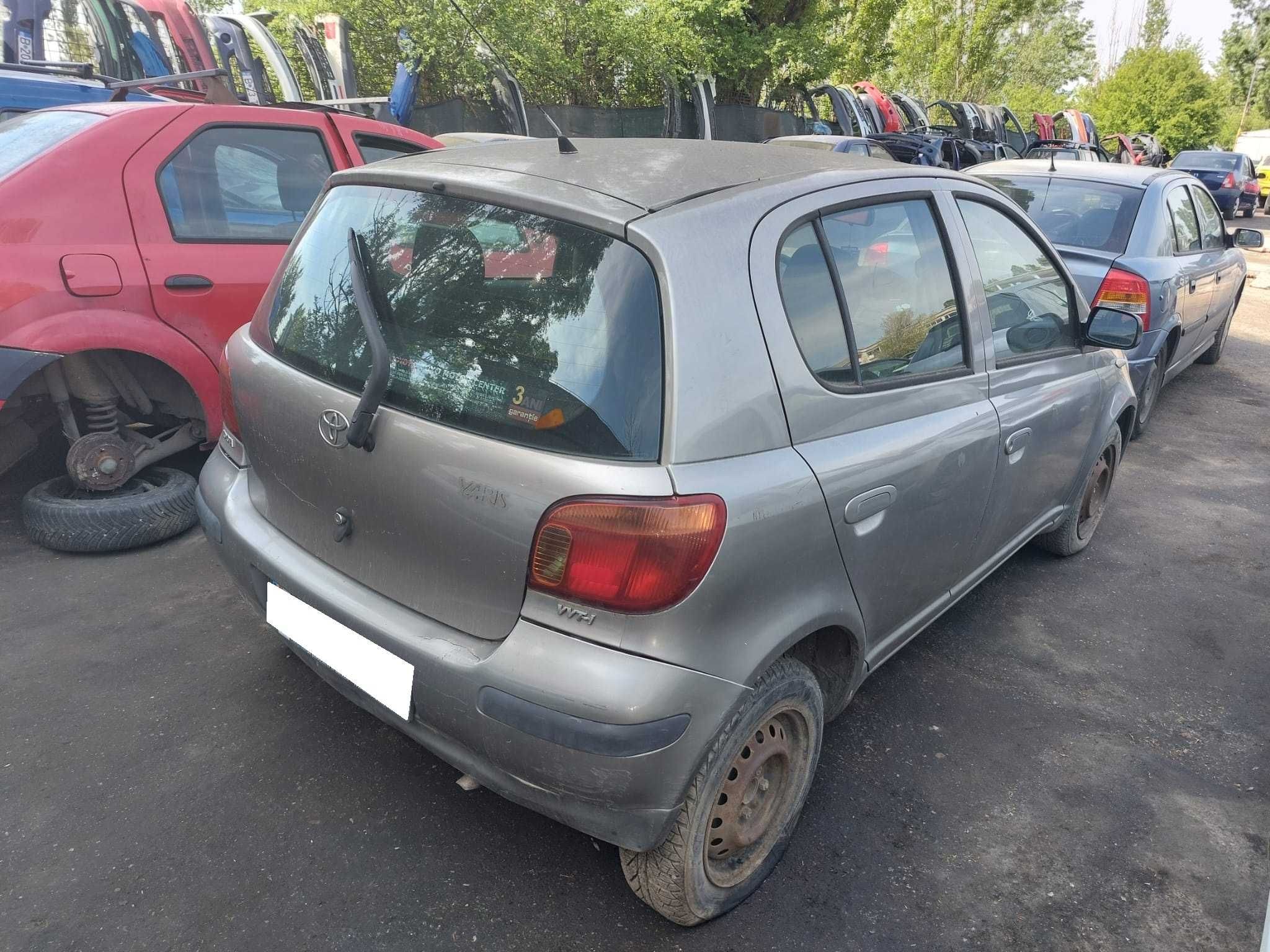 Dezmembrez TOYOTA YARIS DIN 2004-1.0 Benzina