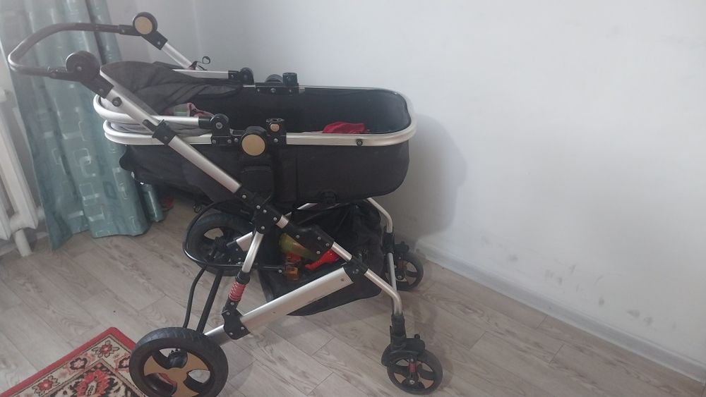 Продам детскую коляску за 10 тысяч