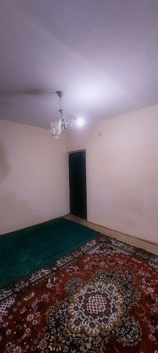 Srochno sotiladi 2 xonali kvartira  termiz shaxar markazi