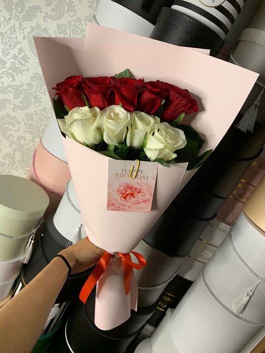 Бесплатная доставка цветы Экибастуз розы хризантема гипсофила пионы