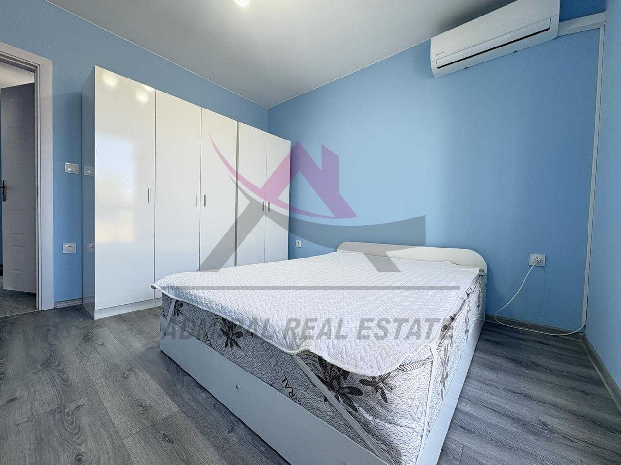 Дава се под наем Тристаен апартамент в Варна, Възраждане 3 - 86 кв.м за 500 € - Снимка #2
