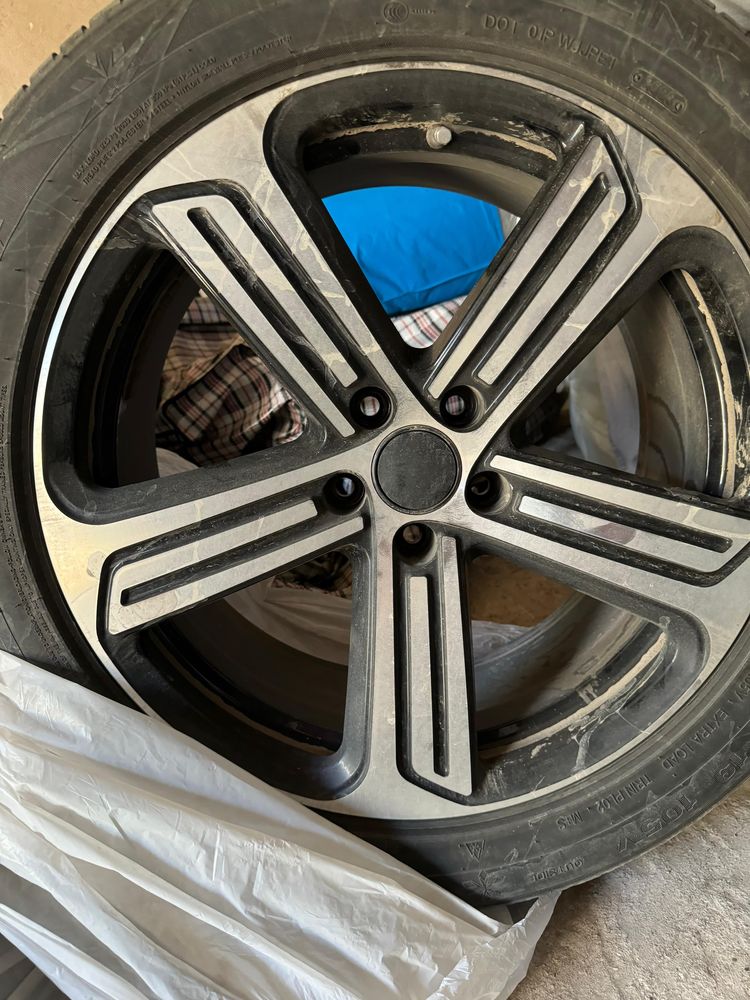 Продам диски с зимней резиной 235/55/R19