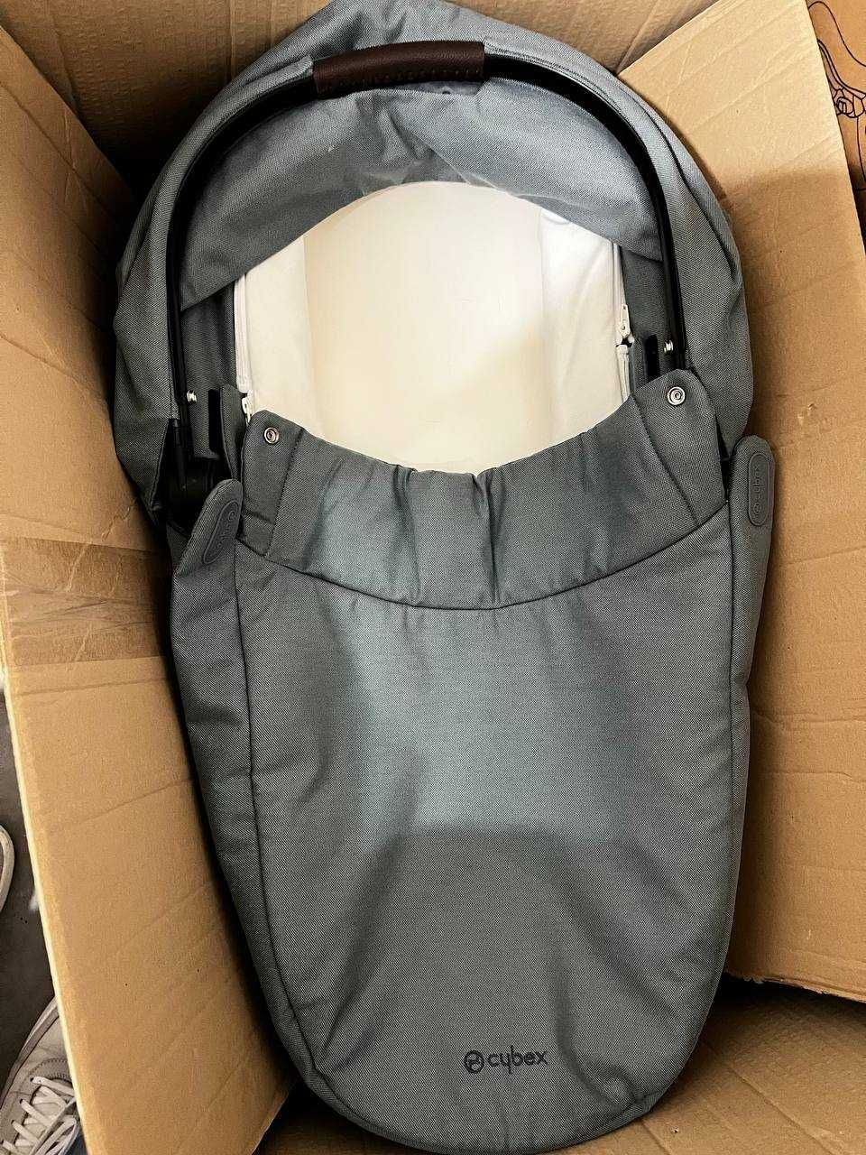 Продавам бебешко столче за кола Cybex Aton + основа