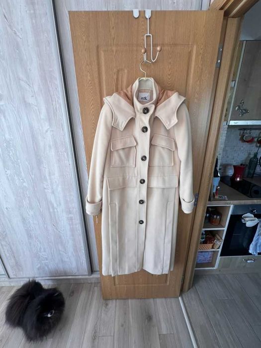 Класическо бежово палто adL