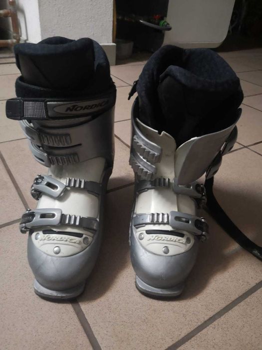 Vand clapari Nordica marimea 38