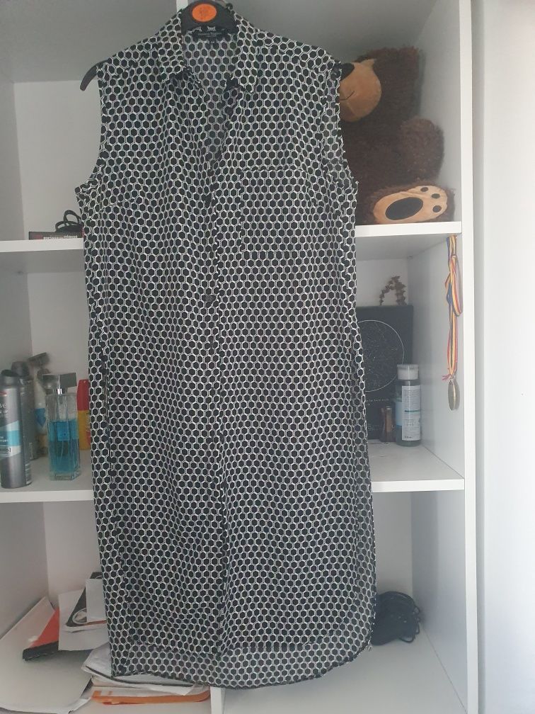 Bluza lunga desfăcuta pe laterall