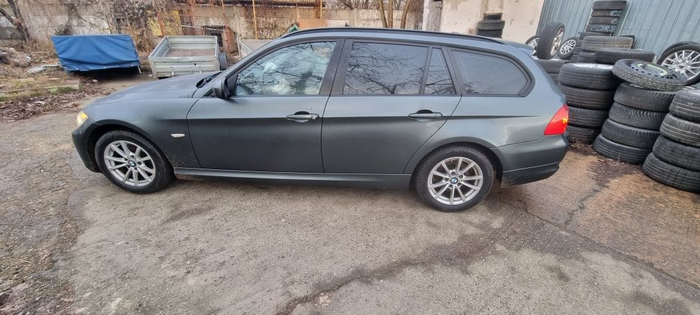 Dezmembrez BMW Seria 3 e91 LCI 2011 143cp manuala