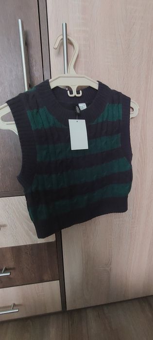 Crop top/vesta verde cu negru