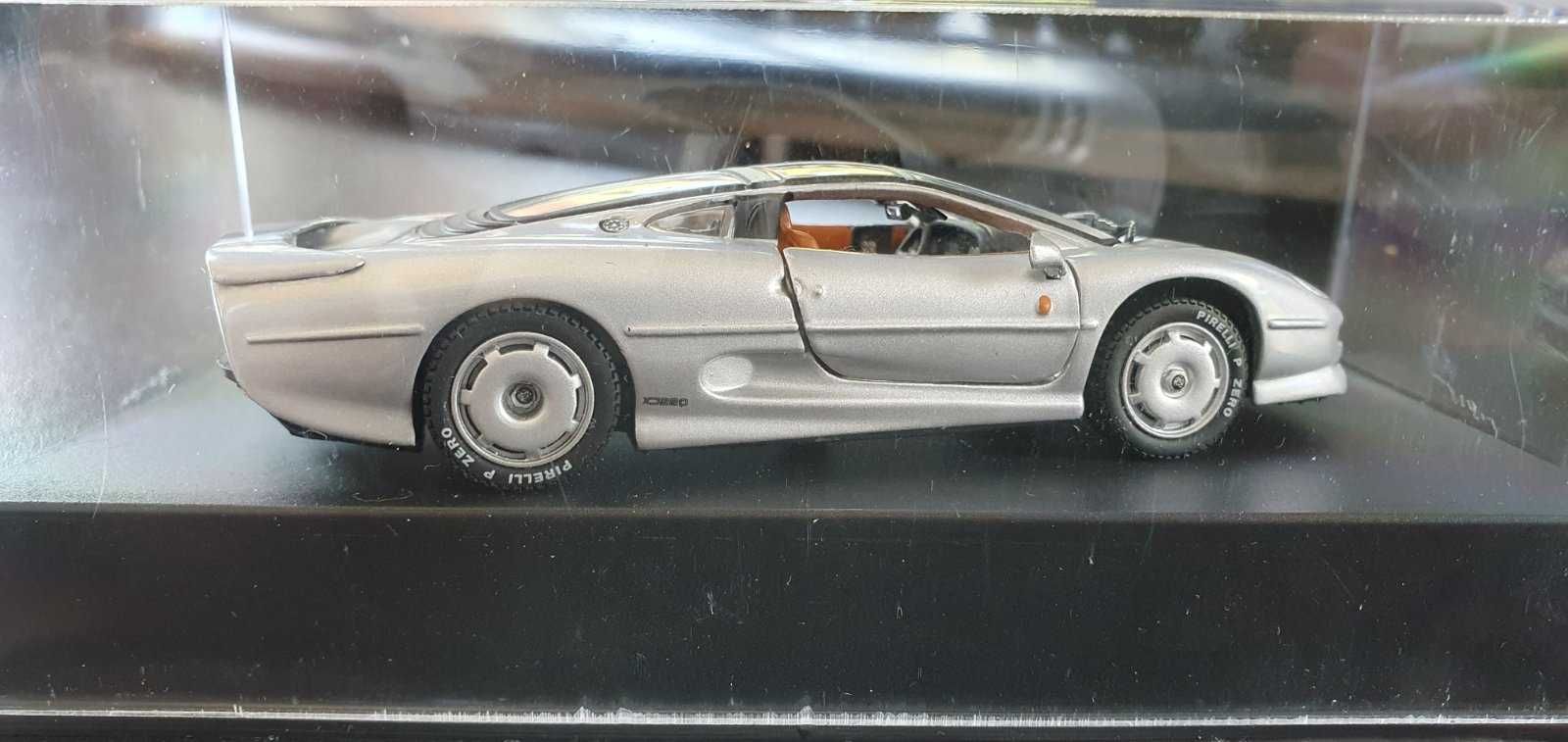 Метална количка XJ220 мащаб 1:43