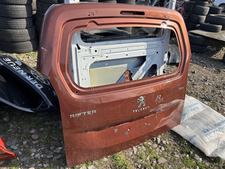 Капак Пежо Рифтер/Peugeot Rifter