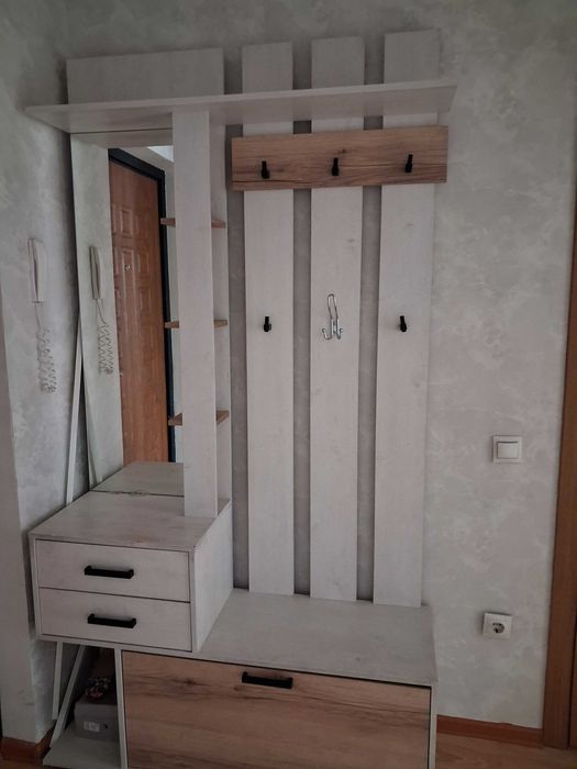 Шкаф.  в прихожую