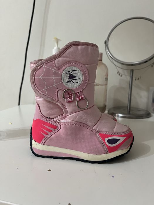 Продам обувь 25 размер