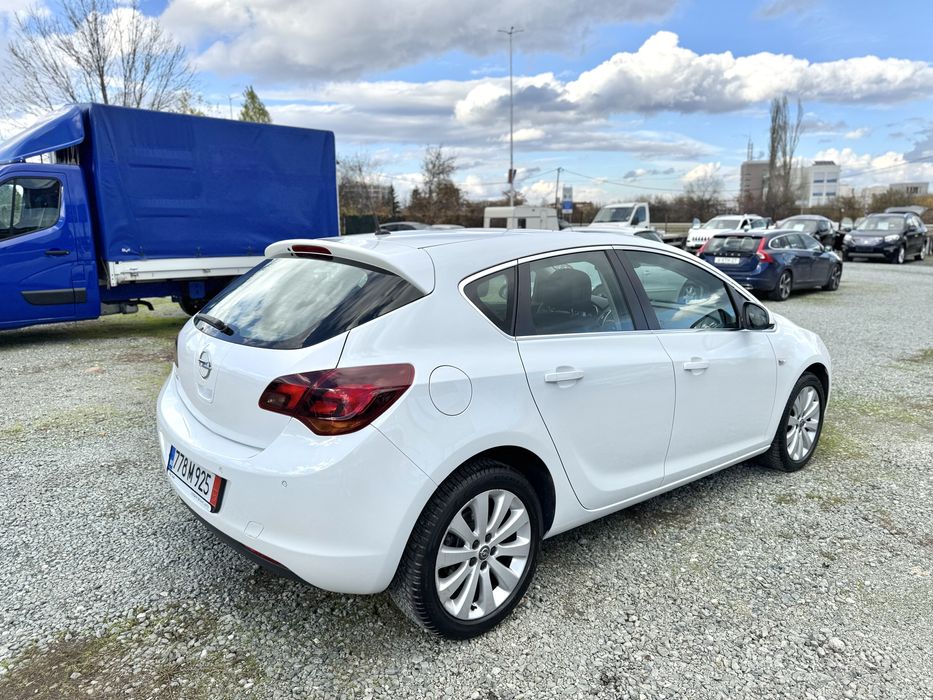 Opel astra j * 1.6i 115hp * 47 000km * AUTOMATIC * COSMO *