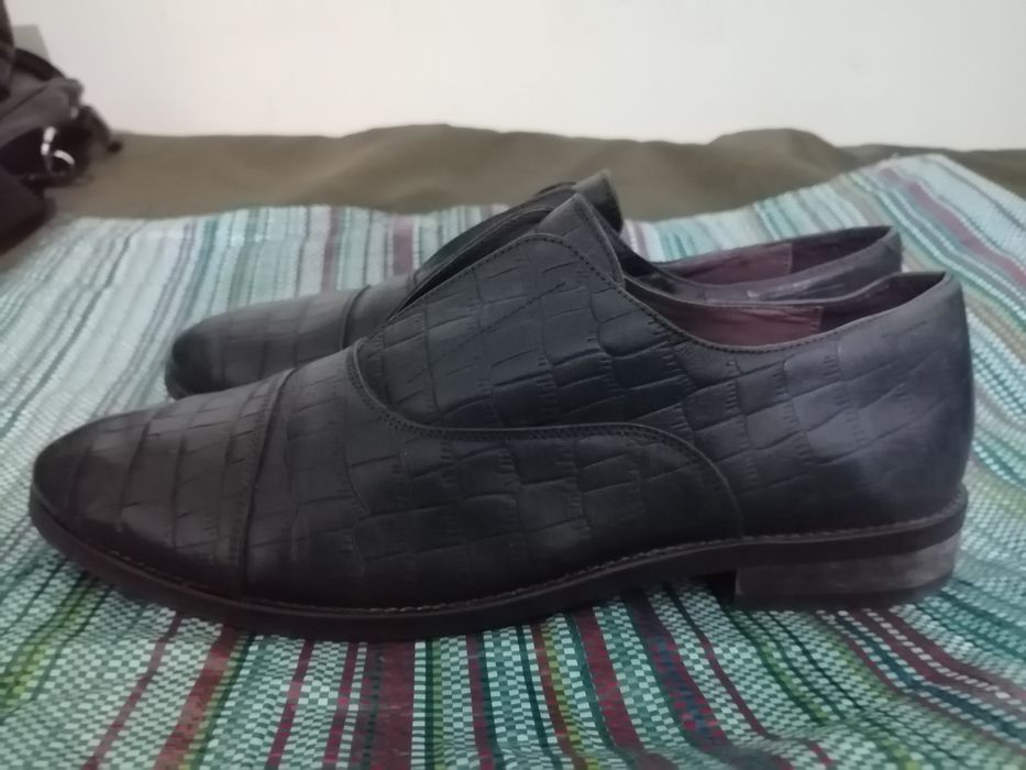 Продам кожаную обувь.