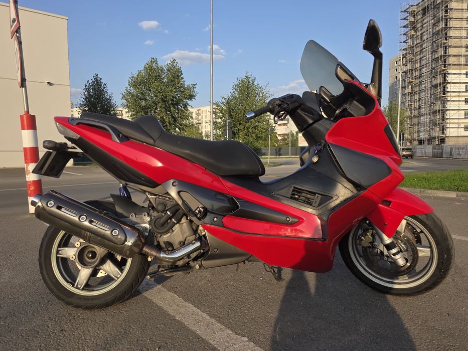 Gilera Nexus 500 – scuter sport-touring, puternic și confortabil