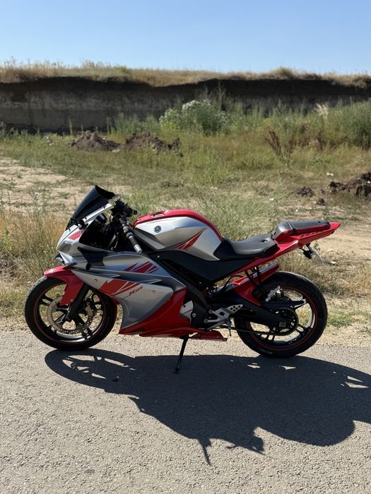 Yamaha YZF-R125 2012