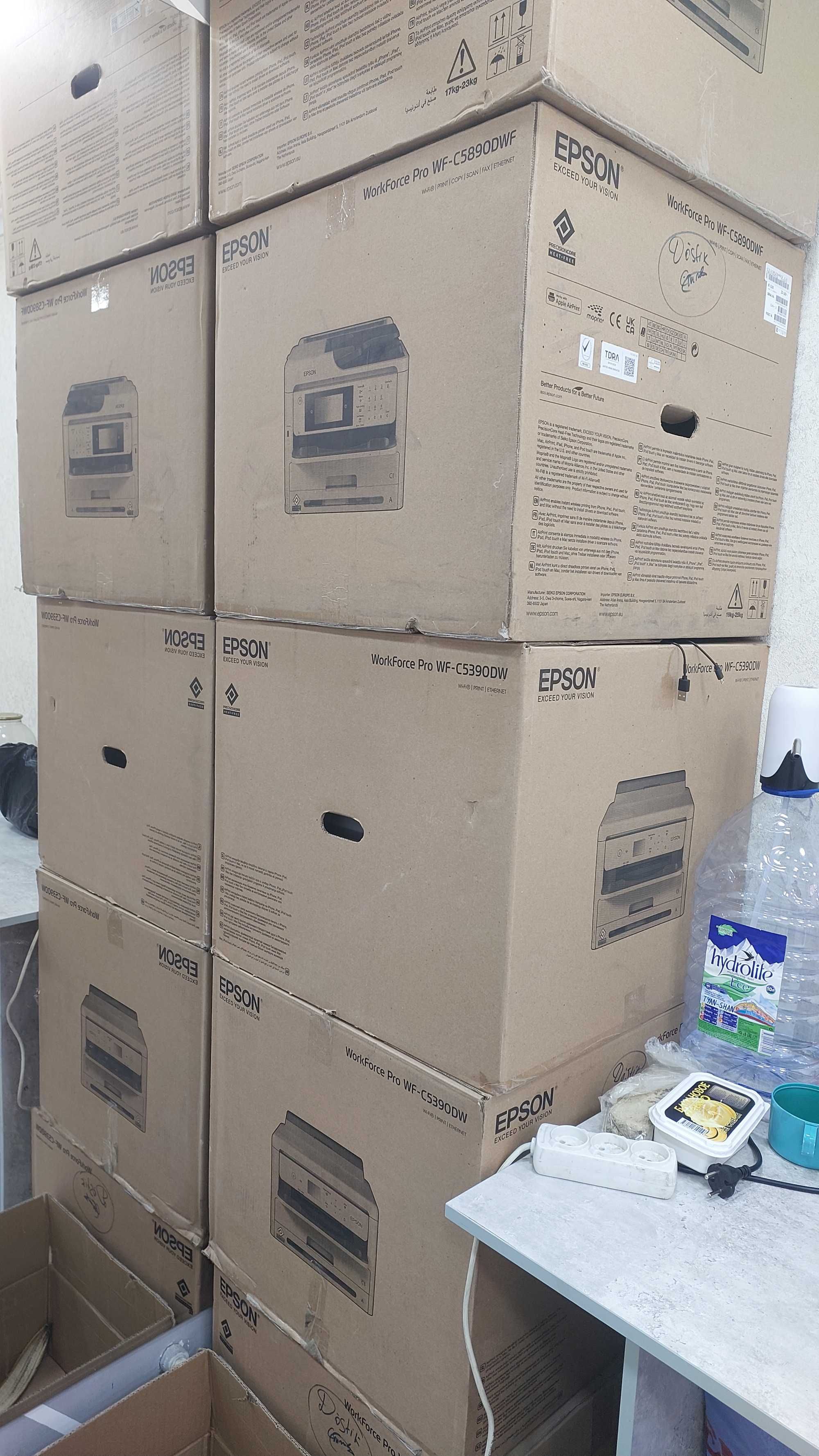 Epson  5390 srochno sotiladi
