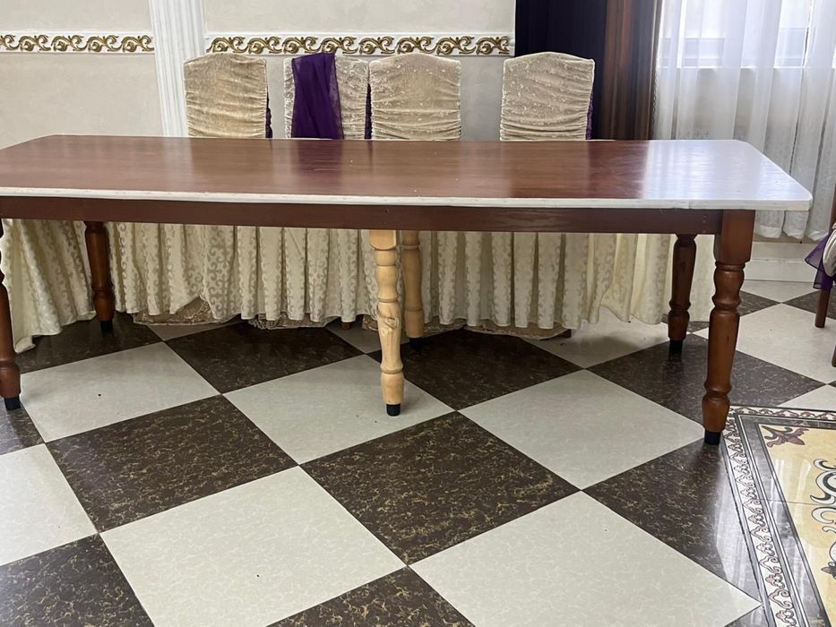 Продам срочно стол и стулья