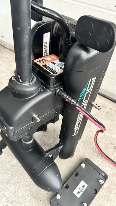 Motor trolling de varf cu functie de ancora