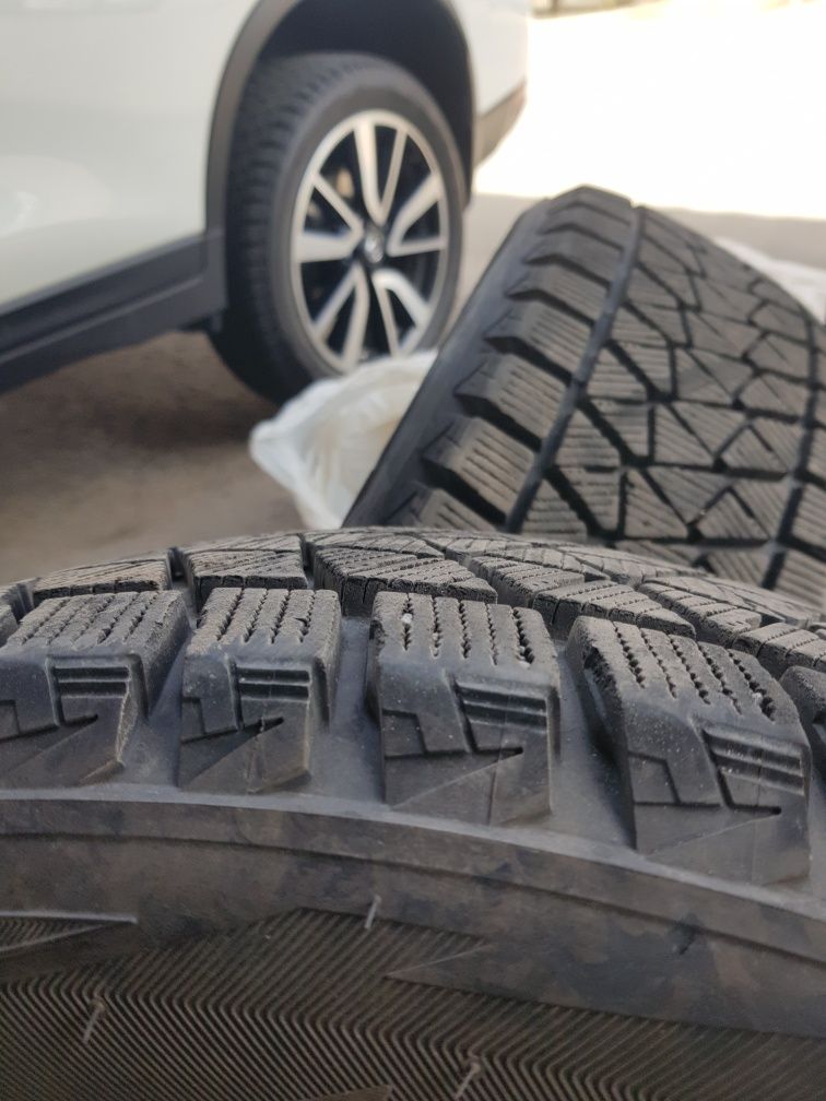 Продам зимние шины Bridgestone Blizzak. Bridgestone Blizzak. Шины.