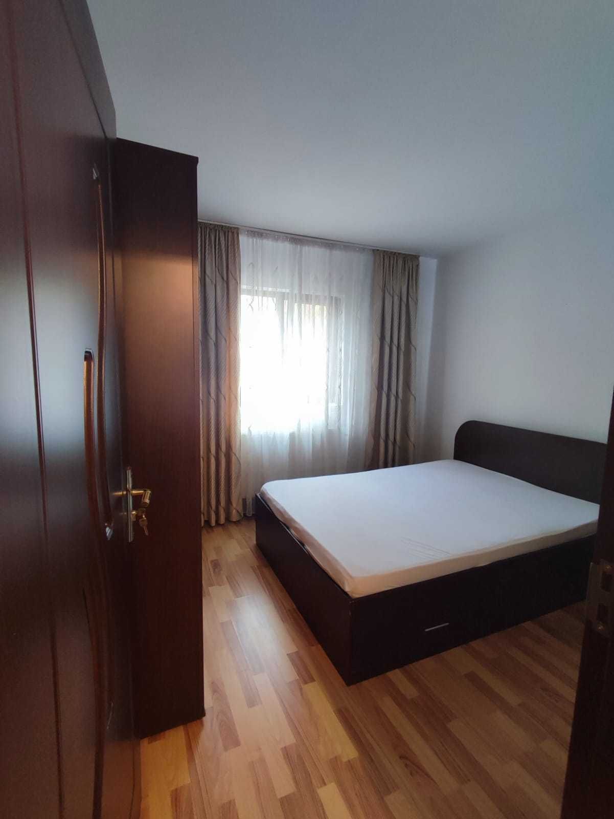 Vând apartament cu 2 camere semidecomandat, zona Dacia