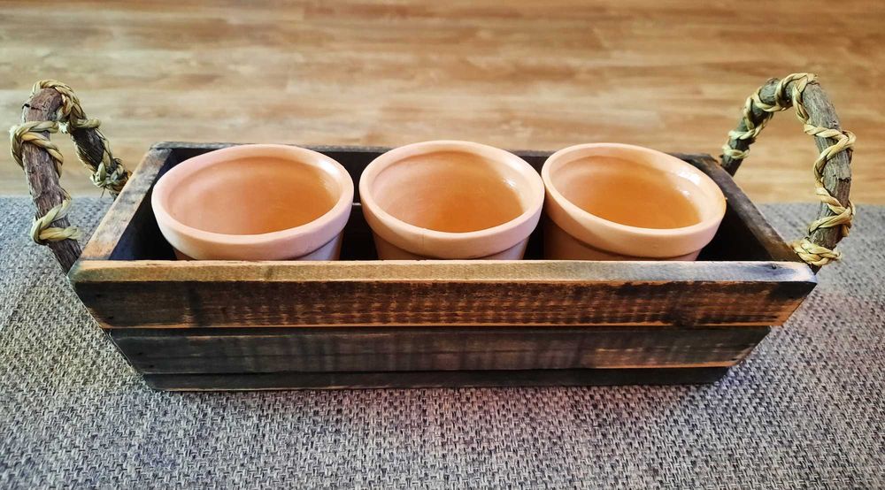 Suport de lemn cu  3 ghivece din ceramica / Design vintage