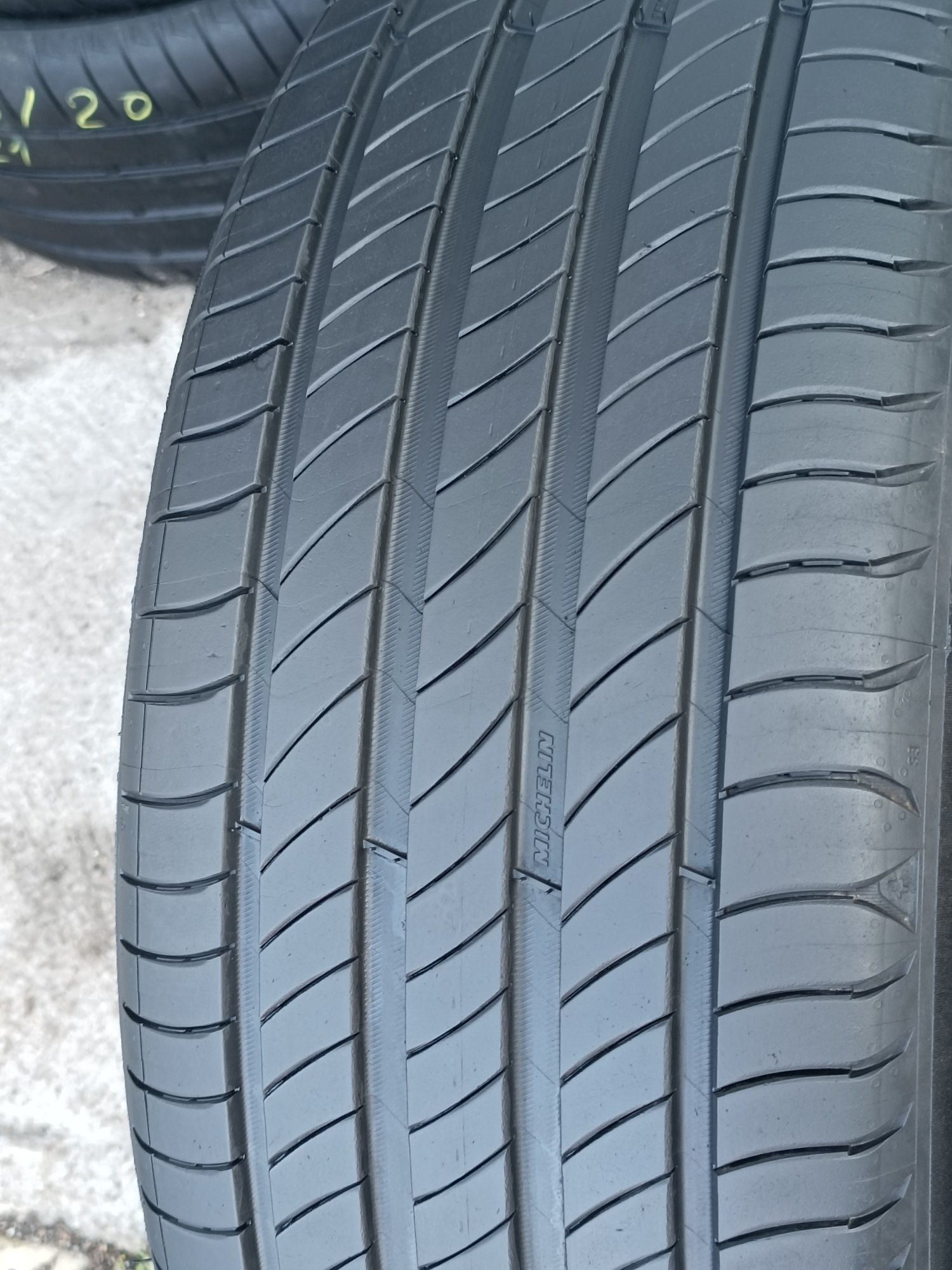 225/55/18 Michelin Дот 3820