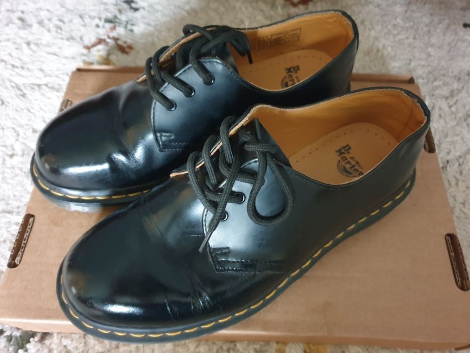 Pantofi Oxford Dr. Martens Airways 1461
