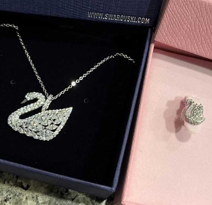Set Swarovski Swan, Lantisor/Cercei - nou, în cutie