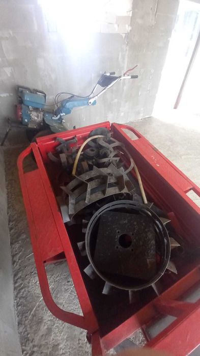 motocultor dkd de 16 hp +remorca+ustensile