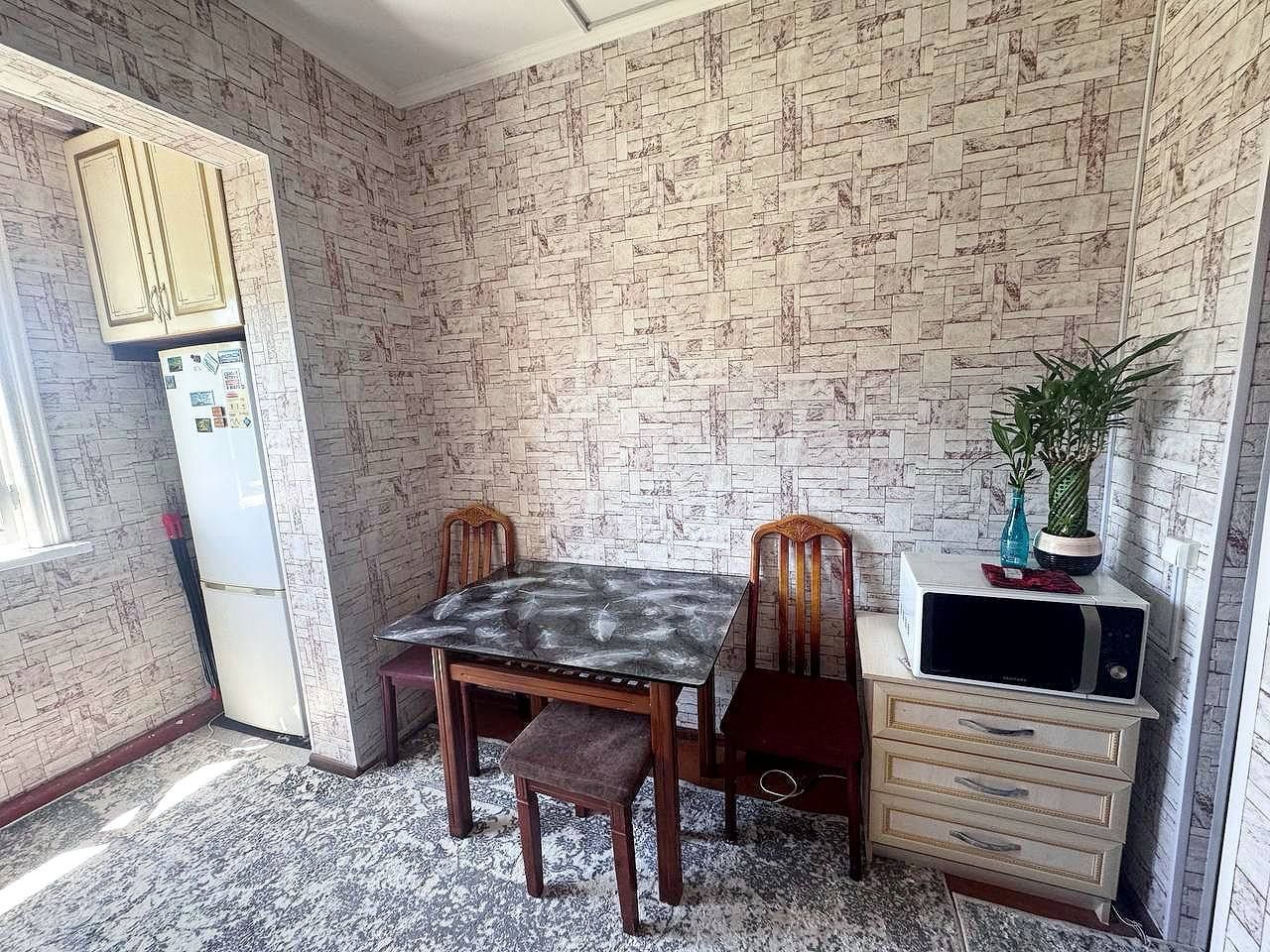 Коракамиш 2/4 кизлар учин квартира