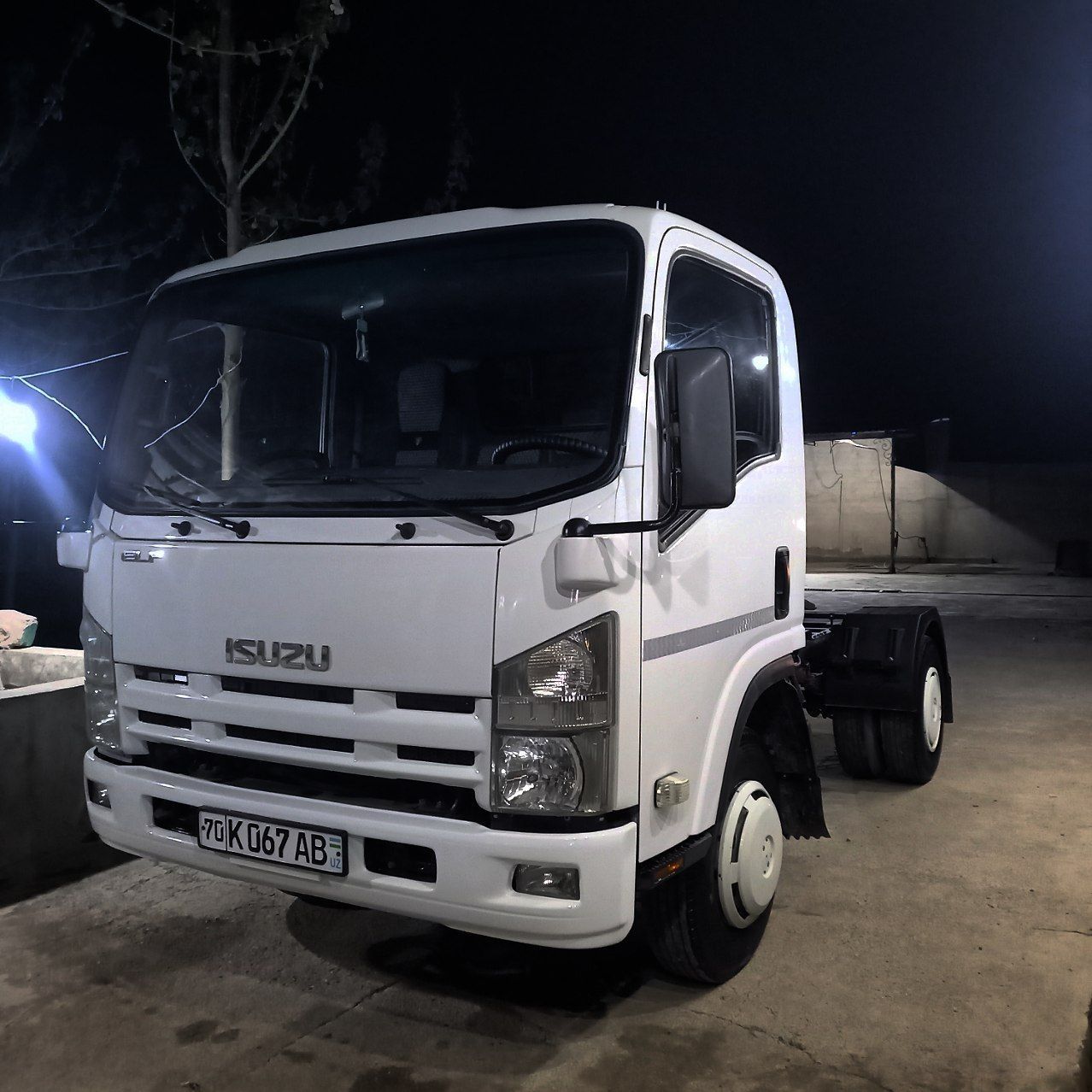 Uz  Otoyul,  Isuzu.