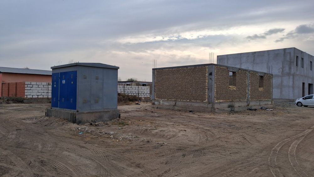 Нотурар бино сотилади.