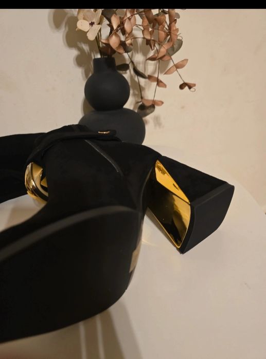 Cizme piele intoarsa