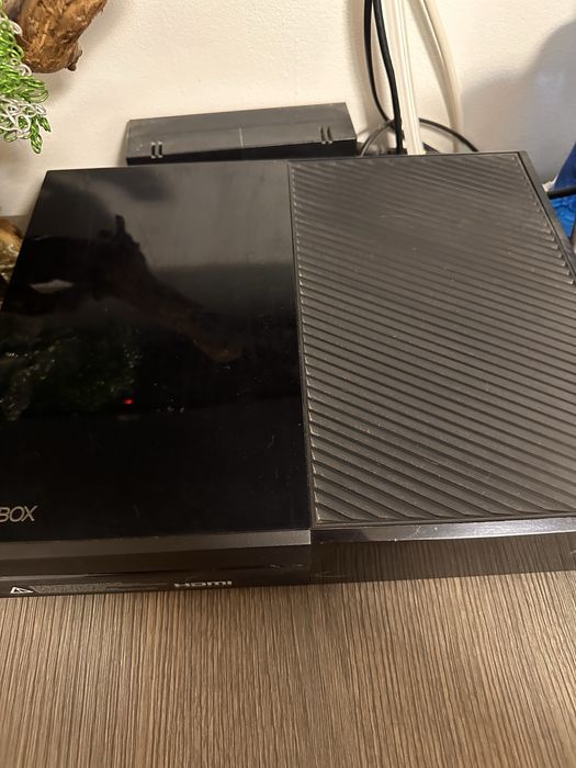 Vand x-box one  fara maneta
